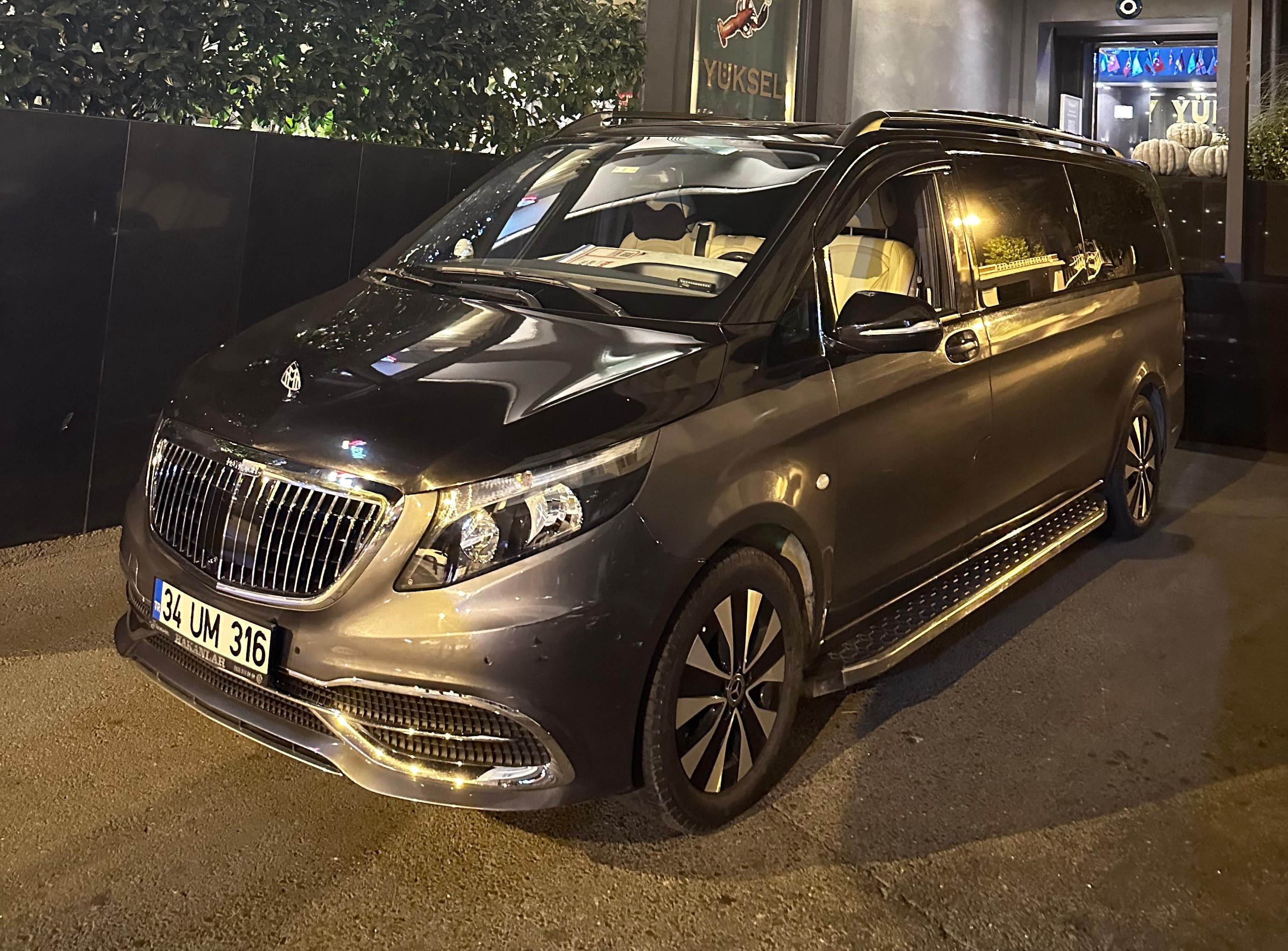 VIP Transfer Araç İçi - Gece